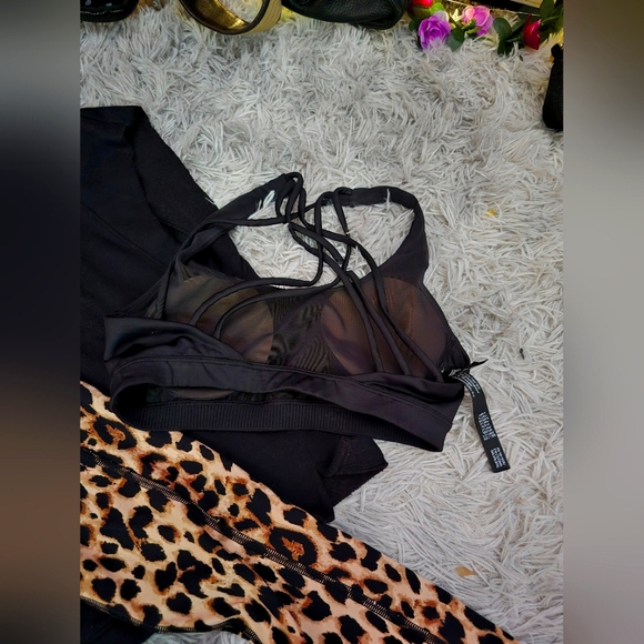 Victoria Secret Sports Bundle (XS)(3)(EUC)(READ DESCRIPTION) - Picture 4 of 8